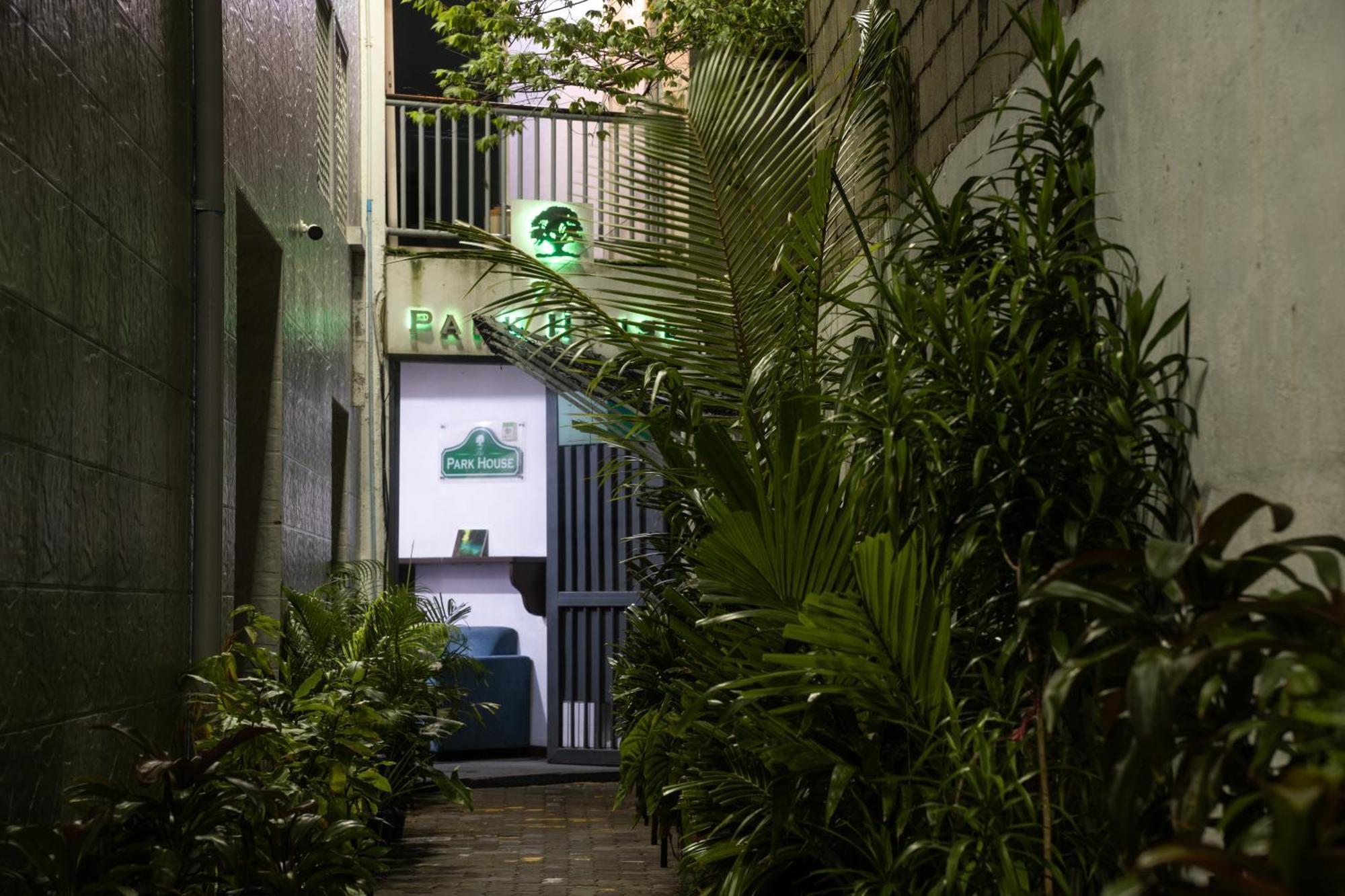 The Park House Hotel Male Exterior foto